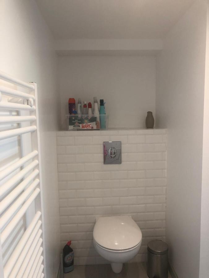 Appartement Paisible Proche Centre Ville Bron Exteriér fotografie